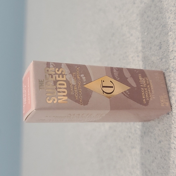✔️NEW ~ Charlotte Tilbury CATWALKING Matte Revolution Lipstick ⭐ Super Nudes - Picture 6 of 6